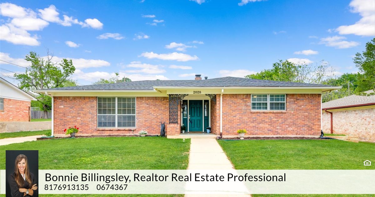 2028 Sage Trail, Hurst, TX 76054